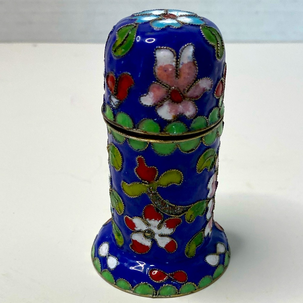 EUC Vtg Chinese Brass Cloisonné Enamel Floral Round Trinket Box Lid Hand Painted